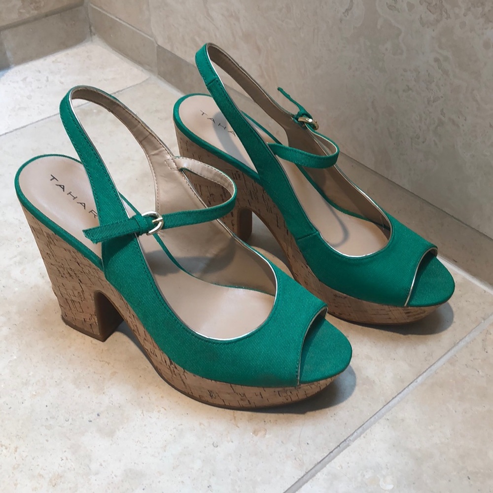 Tahari Misha wedges